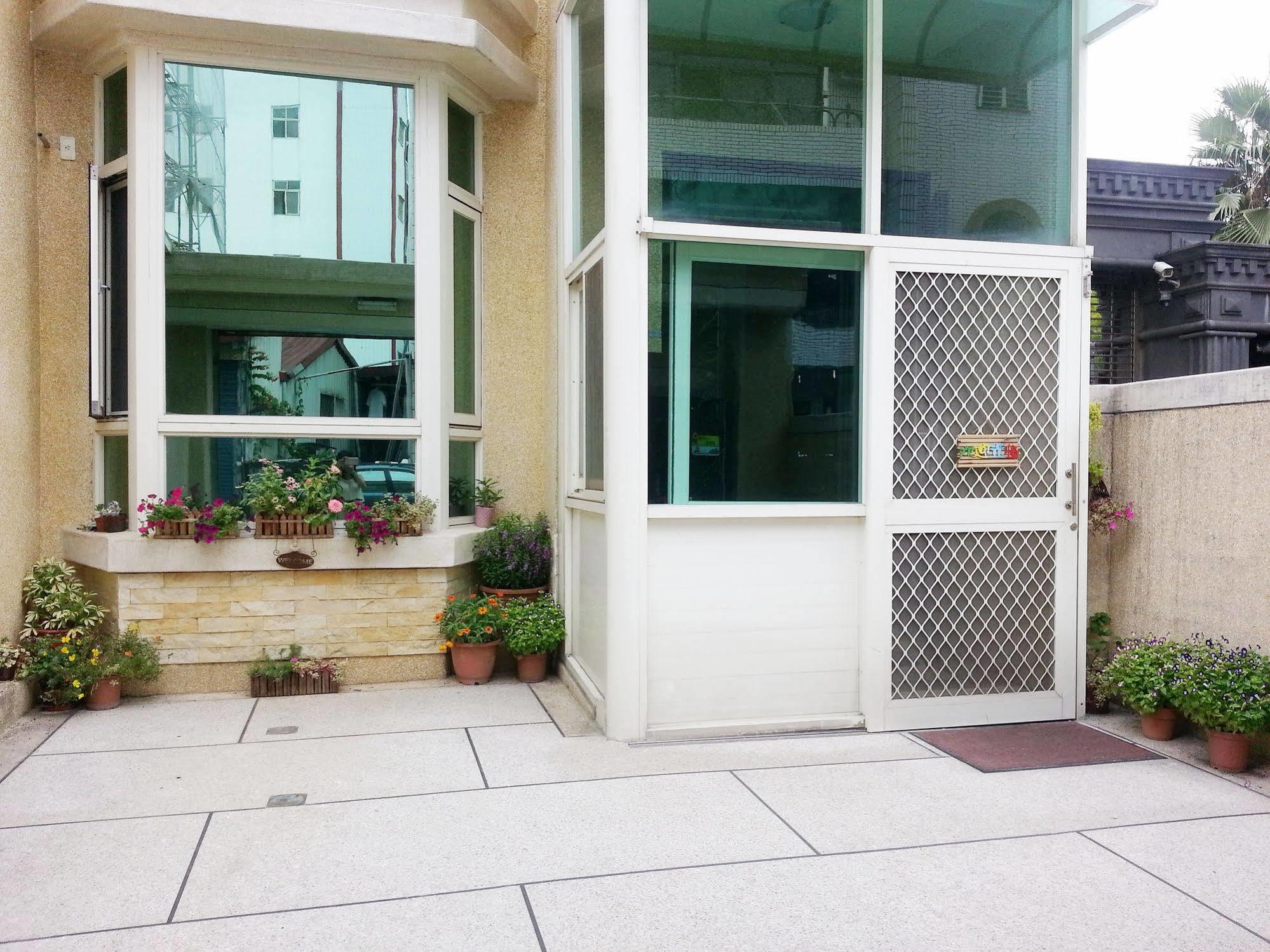 Encounter Hostel Hualien City Exterior photo